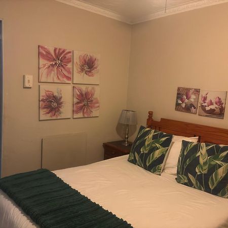 Rita'S Guesthouse Cc Vryheid Eksteriør bilde