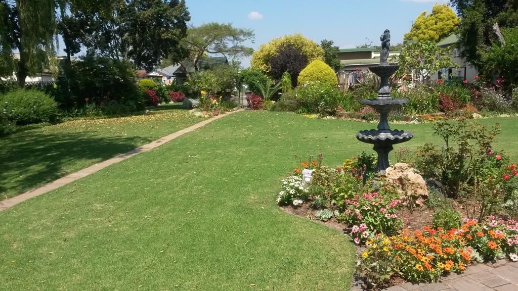 Rita'S Guesthouse Cc Vryheid Eksteriør bilde