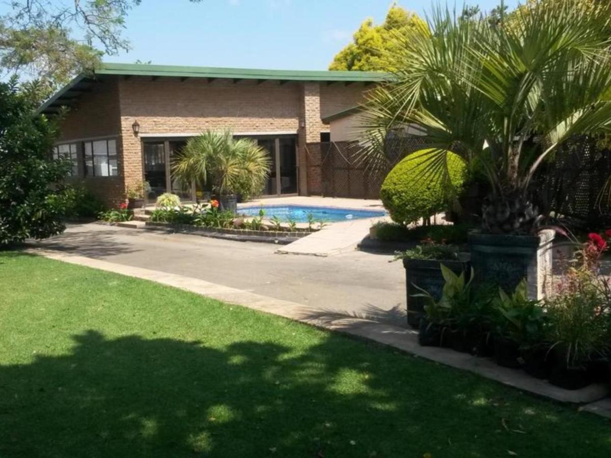 Rita'S Guesthouse Cc Vryheid Eksteriør bilde